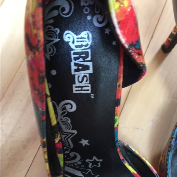 Brash High Heels Floral Print - Picture 6 of 6